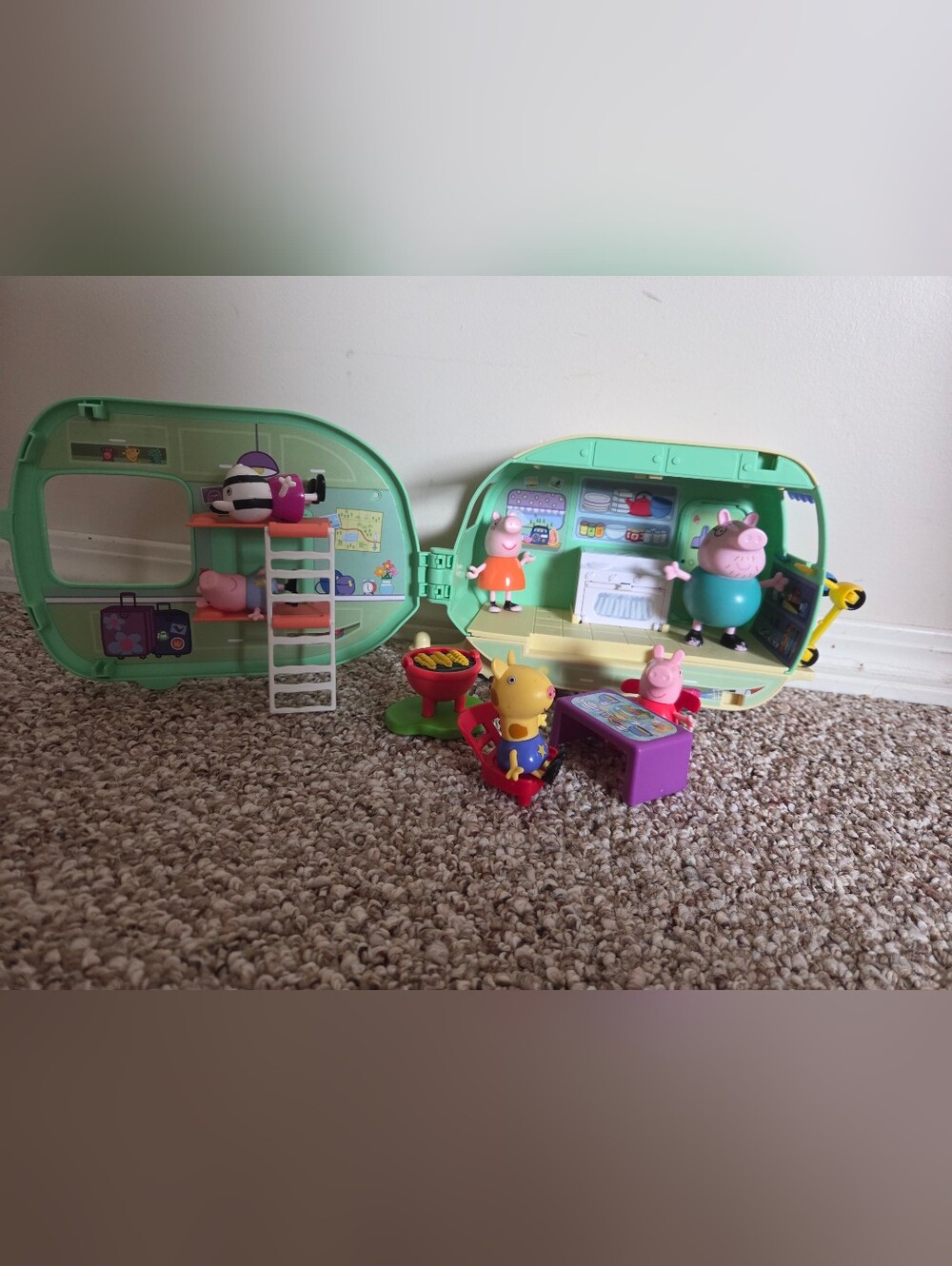 Peppa Pig Green Travel Playset with Figures and Colorful Accessories